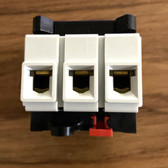 Telemecanique V4 80A 3 Pole Isolated Load Break Switch