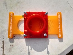 Bee Vacuum Gate for Beekeeping with Nail Lock