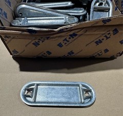 40x Pack Eaton Crouse-Hinds 370 Form-7 Sheet Steel 1″ Blank Conduit Body Covers