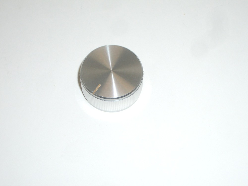 CED P-K312 ALUMINUM KNURLED 1-1/4″ ROUND RADIO DIAL KNOB SILVER 1/4″ SHAFT 1PC