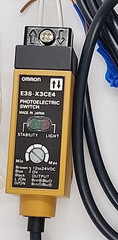OMRON E3S-X3CE4 12-24VDC 2M PHOTOELECTRIC SWITCH [2RE4-1]
