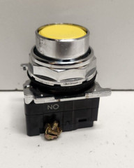 NEW OLD STOCK! CUTLER-HAMMER NO YELLOW FLUSH MOMENTARY PUSH BUTTON 10250T104-53