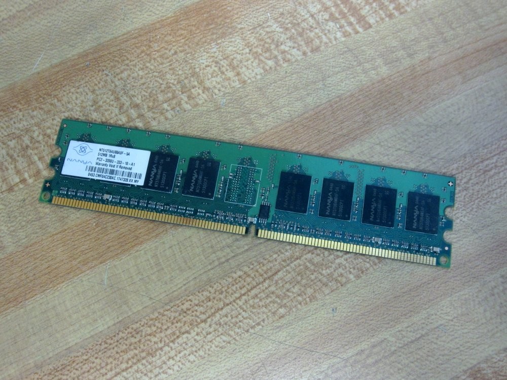 Nanya NT512T64U88A0F-5A Memory Module NT512T64U88A0F5A
