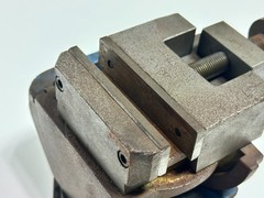 VR WESSON USA Compound Universal Milling Grinding Angle Vise, 3″ Jaws, 3 Axis