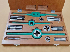 British Standard Whitworth 1/4″ To 1/2” 14 Pcs Tap And Die Set Kit In Wooden Box