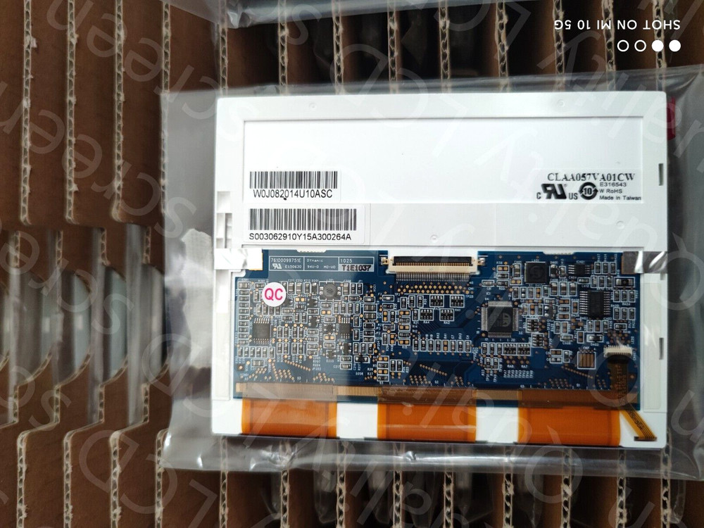 new One CLAA057VA01CW LCD panel 640*480 LVDS interface 180 days warranty