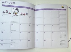 2026 – 2027 Sanrio HELLO KITTY 17 Months Monthly Planner Pink Size MEDIUM