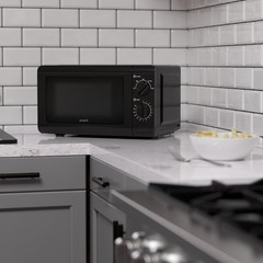 Avanti Microwave Oven 700-Watts Compact Mechanical 5 Power Settings Defrost