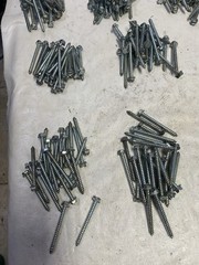 (200 Pcs.) Hex Head 3/8 x 2-1/2 Lag Bolts A307 Zinc Plate Wood Screws Huge Lot