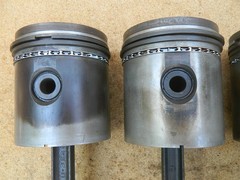Set of 4 Vintage AC Allis Chalmers Engine Connecting Rods U 3988 with Pistons