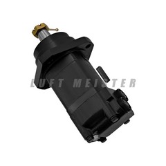 LH/RH Hydraulic Drive Travel Motor For Bobcat MT85 6686261 105-1386-006 105-1386