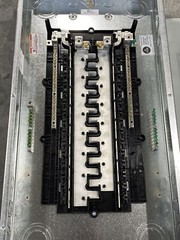 Eaton BRP30L200G Main Lug Panel BR 200A 240V 1Ph 3Wire 60Cir 30Sp NEMA 1 Plu New