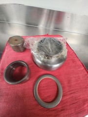 DRESSER/INTERNATIONAL NEW DESIGN 412-412B SCRAPER FLOOR ROLLER W/BEARING
