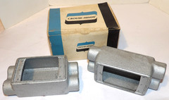 2 NEW EATON CROUSE-HINDS CONDULET FSCD-1/FSCD1 SINGLE-GANG FSC DEVICE BOX! 1/2″