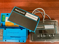 Honeywell RM7840L1016 Control Module S7800A1001 KDM Display 221818A Cable Kit