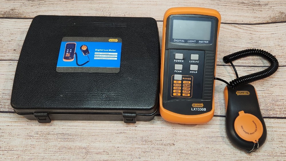NEW Dr. Meter LX1330B Digital Illuminance/Light Meter, 0 – 200,000 Lux Luxmeter