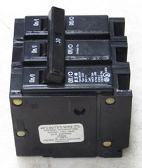 🙌 EATON 30 AMP CIRCUIT BREAKER 240 VAC 3 POLE BR330