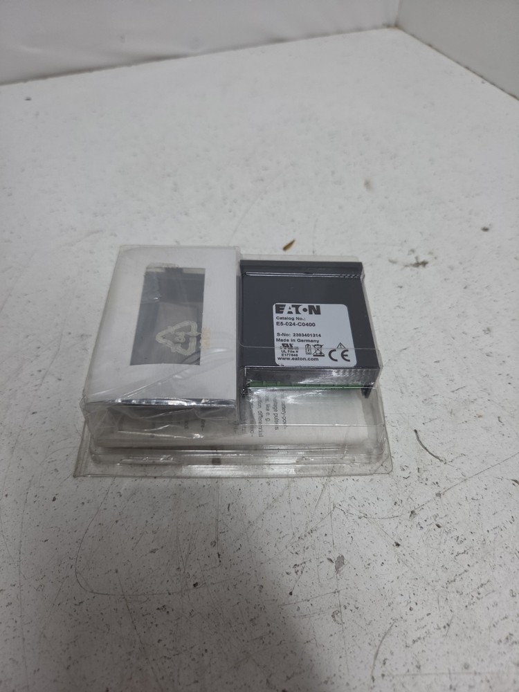 Eaton E5-024-C0400 Electronic Totalizer 8 Digit LCD Counter E5 Series **NOS**