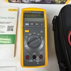 Fluke 233/A Automotive Remote Display True RMS Digital Multimeter NEW Open Box