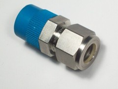 1- Swagelok Stainless Steel Connector, 1/2″ OD Tube x 1/2″ MNPT, SS-810-1-8