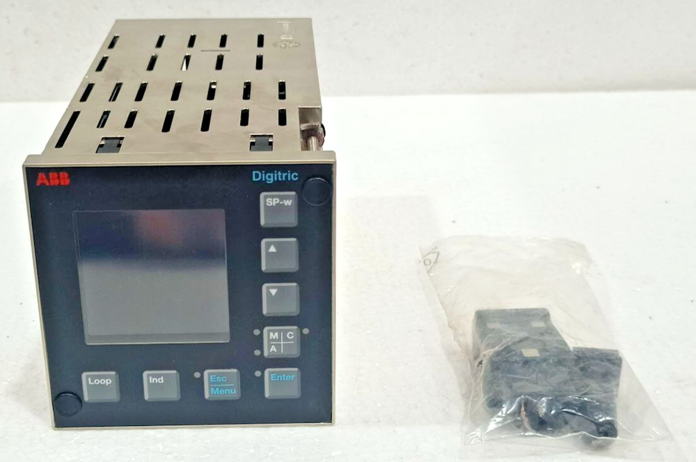 ABB Digitric 500 61615-0-110000 Temperature Controller New Fast Shipping