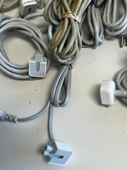 U50: Lot of 33 Apple Power Supply Cables