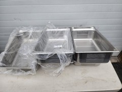 Lot 5 Vollrath 90053 Model-“Super Pan 3″-Full Size x 6” D Perforated Food Pans