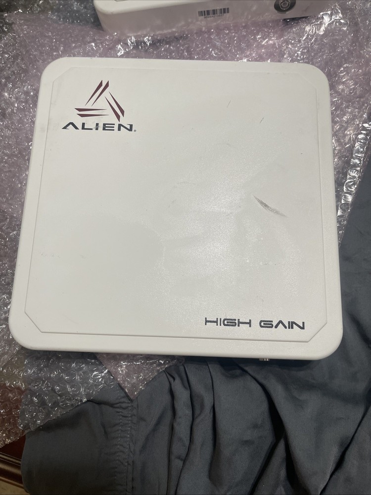 Alien Technology ALR-8698 / 866-868 MHz Circular Antenna