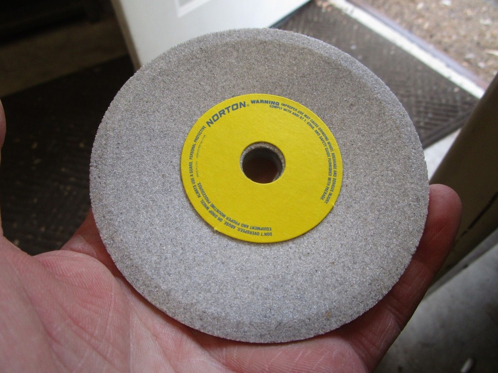 Norton 32A60-K5VBE 4″ X 1/2″ X 1/2″ 60 Grit Aluminum Oxide DISH Grinding Wheel