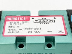 New Numatics 152SSS7004 Solenoid Valve 24VDC .25A