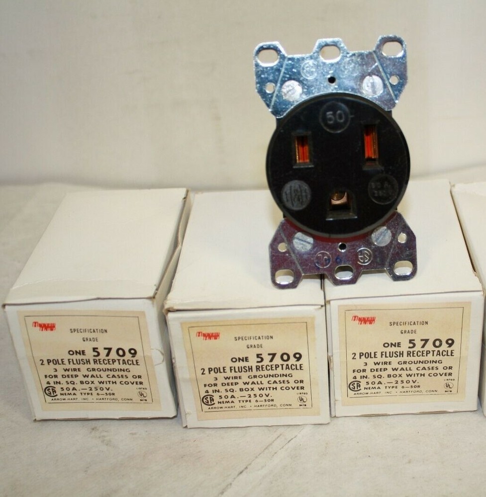 (3) COOPER ARROW HART 5709 WELDER OUTLET FLUSH RECEPTACLE
