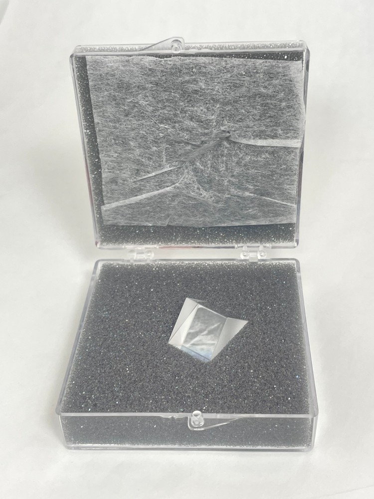 THORLABS PS915L-B – N-BK7 Right-Angle Prism, L = 15 mm, AR Coating on Legs