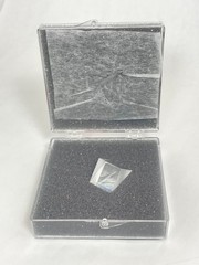 THORLABS PS915L-B – N-BK7 Right-Angle Prism, L = 15 mm, AR Coating on Legs