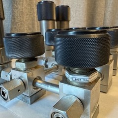 APTech AP VM 8003 10RA 8 Valves Pressure 3 Regulators AP1510sm AP1510SHM 2PW MV4