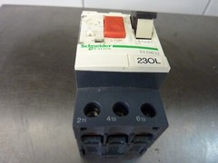 Schneider Electric GV2ME32 Motor Starter Circuit Breaker 24-32A (30501)