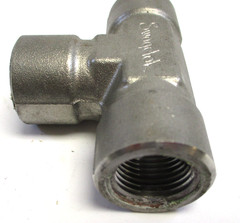 SWAGELOK , SS-8-T , 1/2″ FNPT SST TEE , TAKEN OFF A CANCELED PROJECT, NOS