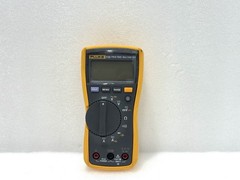 FLUKE 115 TRUE RMS MULTIMETER