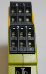 MUSHROOM Safety Relay PNOZ s7.1 C 24VDC 3 n/o Cascade | 751167 | 2W | W= 17.5mm