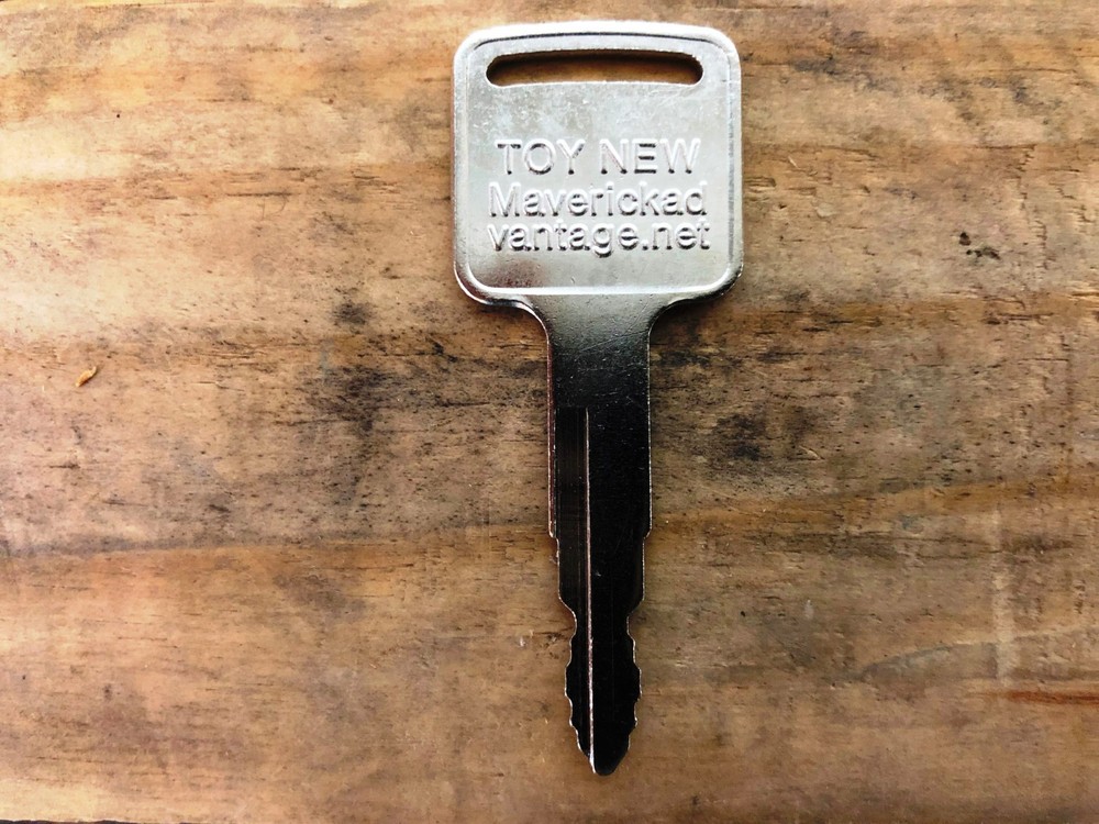 1 FORKLIFT IGNITION KEY fits Toyota New 57591-2330-71 A62597 162597 GP30