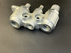Hydraulic Coupler Assembly Block for most skid loaders 48MM no inlets