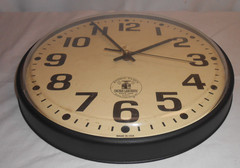 The Chicago Lighthouse 12 1/2″ Atomic Contemporary Analog Black Clock NICE