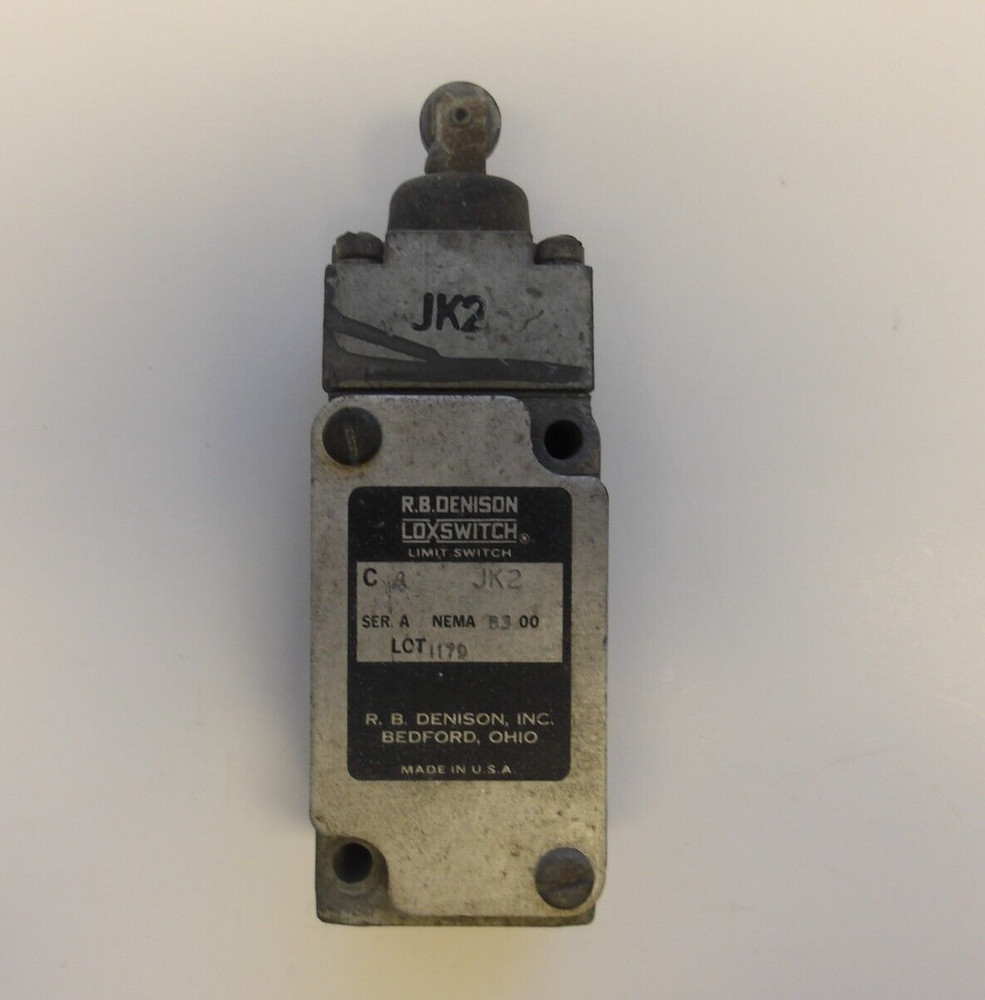 RB DENISON P/N: C4 JK2 LIMIT SWITCH HEAVY DUTY ROLLER PLUNGER