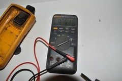 FLUKE 87-V INDUSTRIAL TRUE RMS DIGITAL MULTIMETER w/ LEADS (ZUL48)