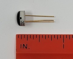 Lot of 4 – Teledyne – 2N3567 – Transistor, NPN. 350mW, Silicon TO-105 Gold Leads