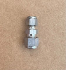 Swagelok 3/8″ X 1/4″ Stainless Steel Union Reducer SS-600-6-4 Several Avail New