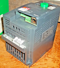 SCHNEIDER ALTIVAR 320 ATV320U15N4C 1.5KW-2HP V2.9 INVERTER (II3)
