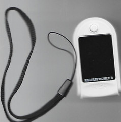 Fingertip Pulse Oximeter LK-87 with batteries