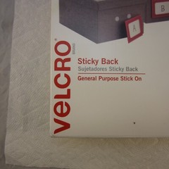 VELCRO Brand Hook and Loop Fastener Coins 3/4 Inch White Pack of 200