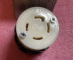 Leviton 2733 3-Pole 4-Wire Grounding Locking Connector, Nema L16-30R, 30A 480V