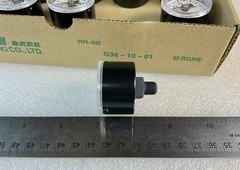 (LOT OF 10) BRAND NEW! SMC PNEUMATIC PRESSURE GAUGE P/N: G36-10-01 (10 PC PACK)